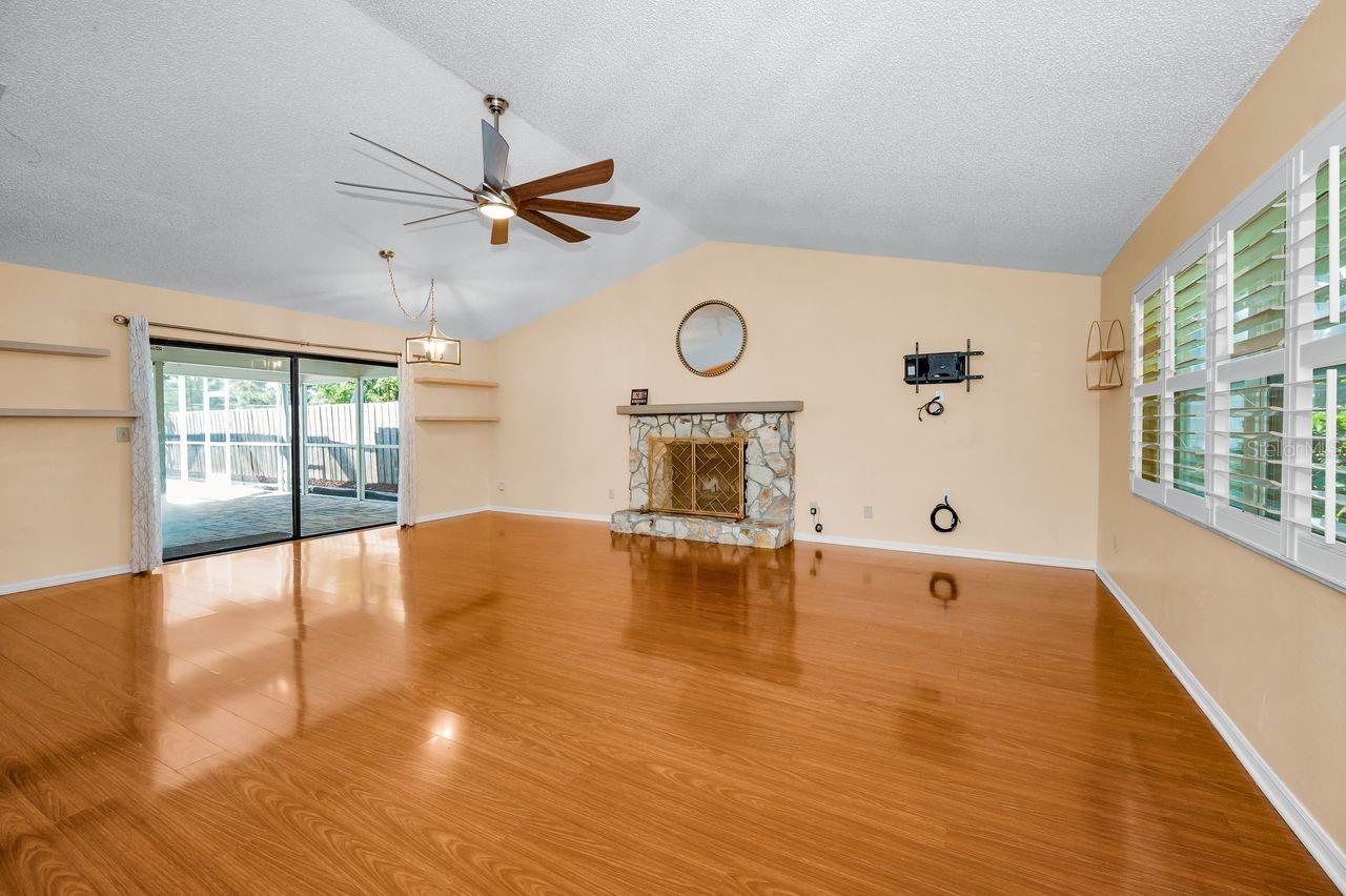 Image 7 of 48 For 8840 Magnolia Place