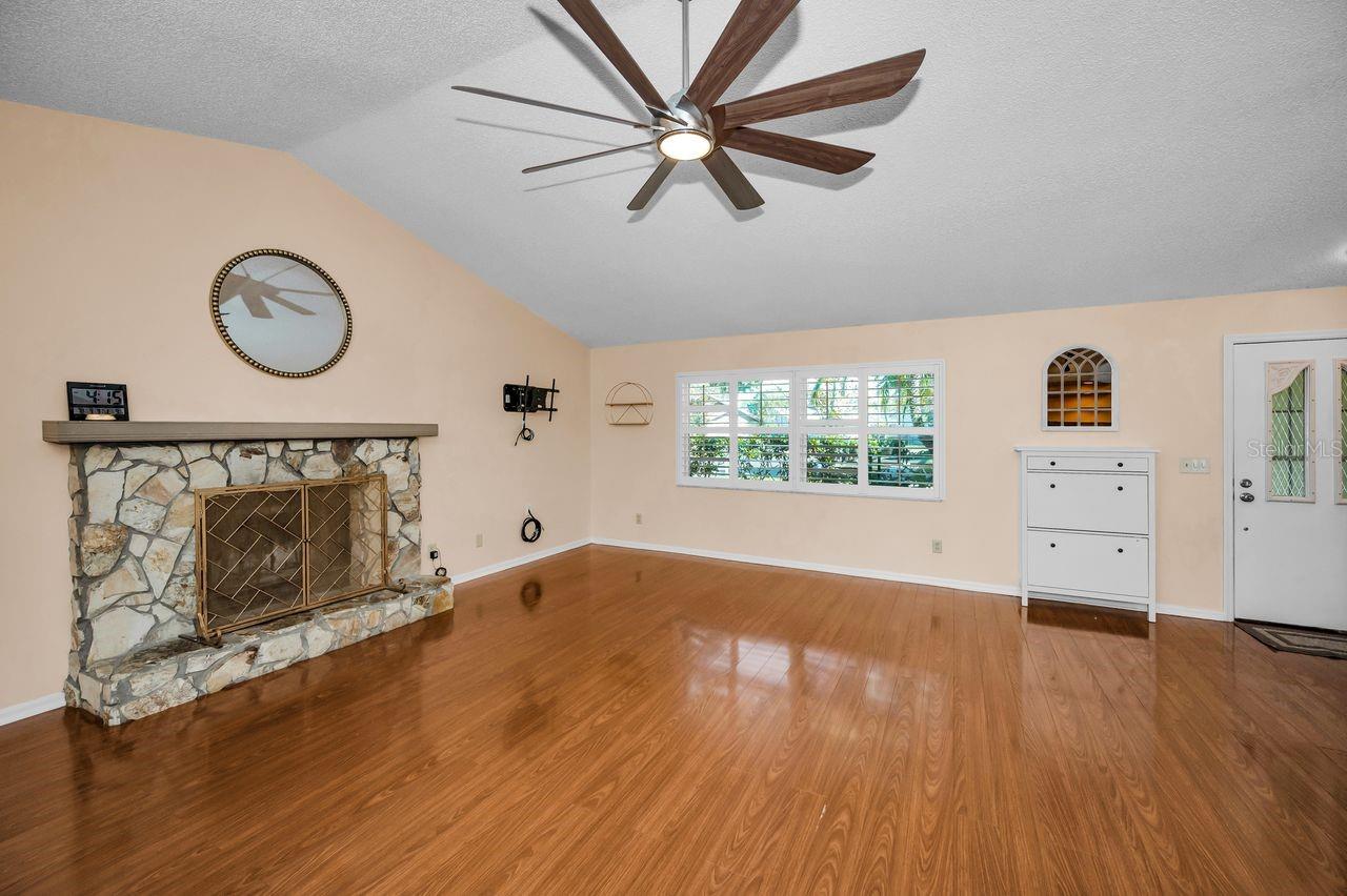Image 9 of 48 For 8840 Magnolia Place