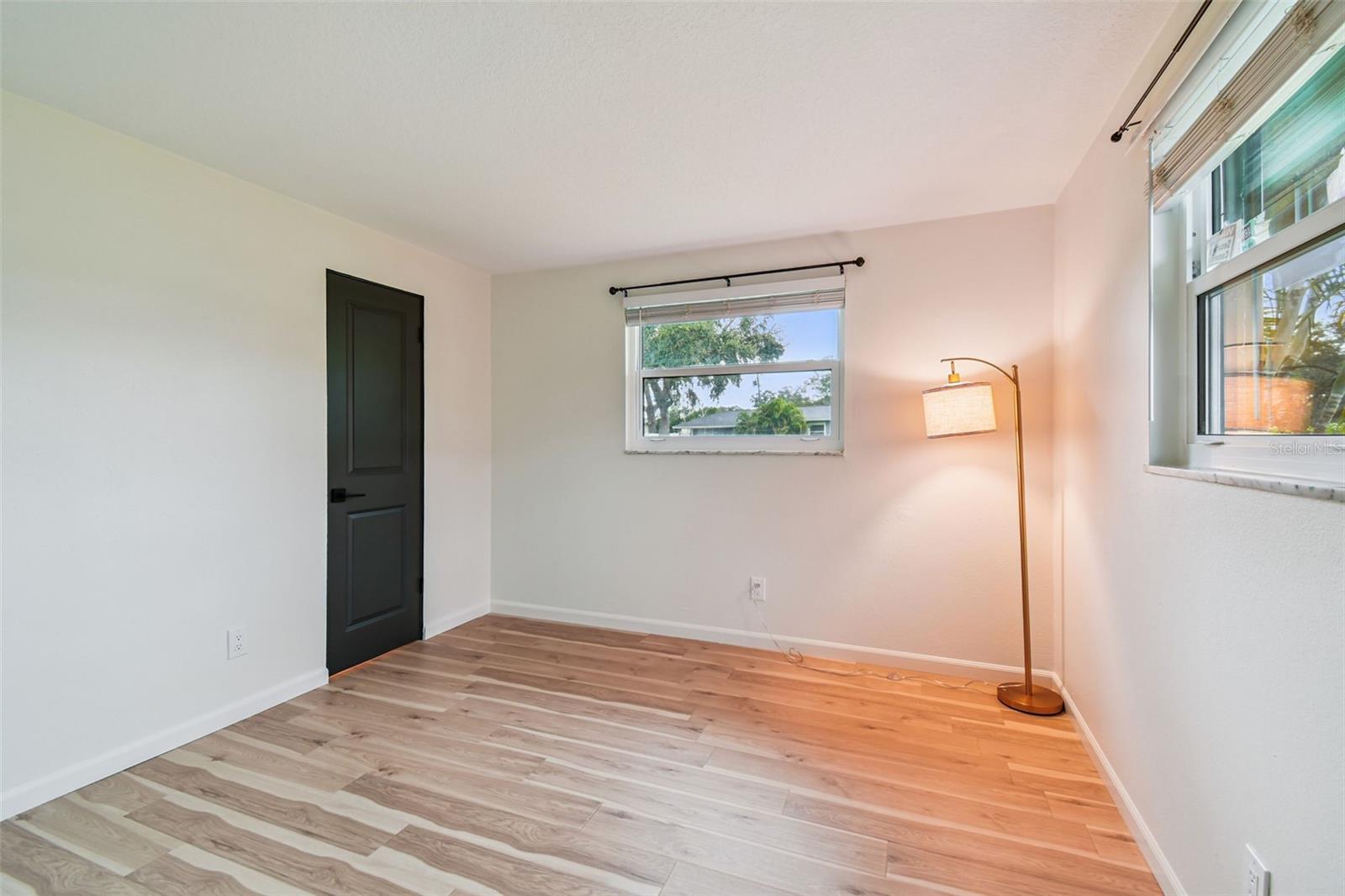 Image 23 of 42 For 8318 118th Street