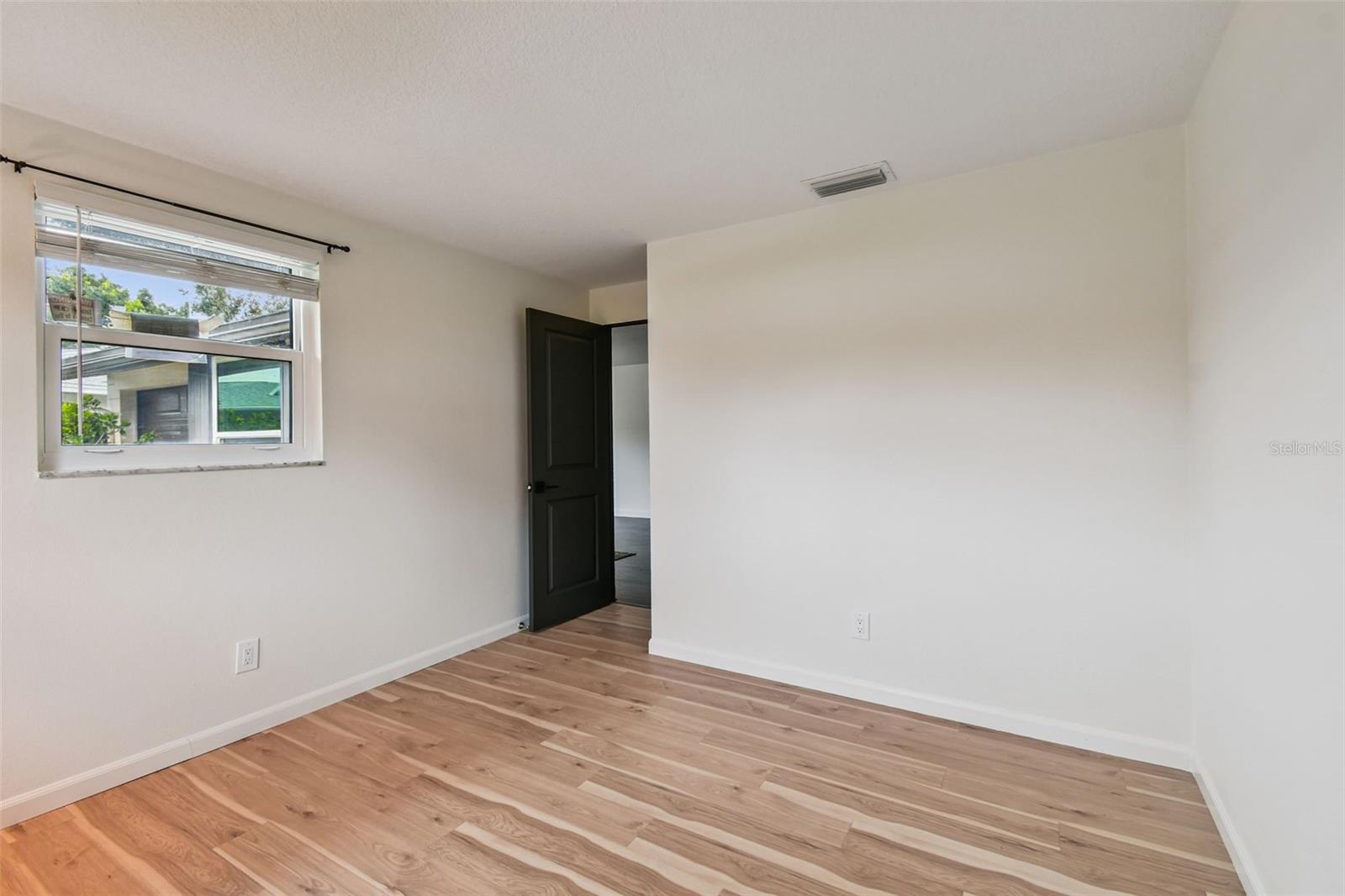 Image 27 of 42 For 8318 118th Street
