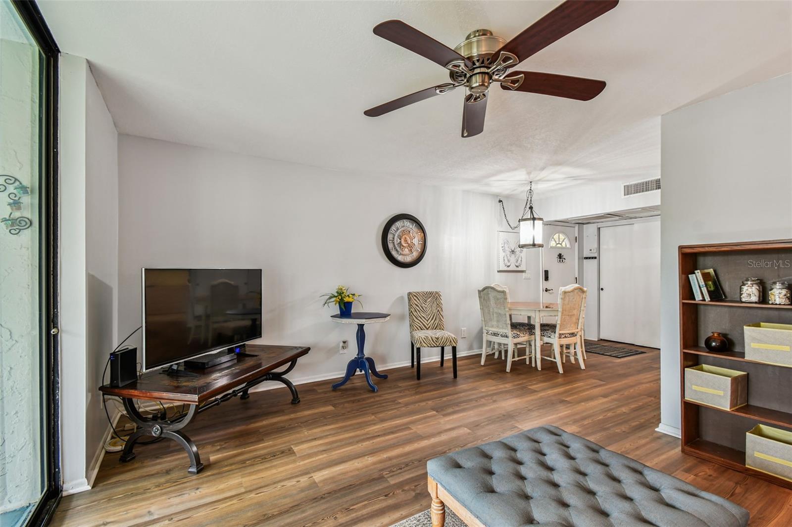Image 7 of 30 For 12300 Vonn Rd  2205