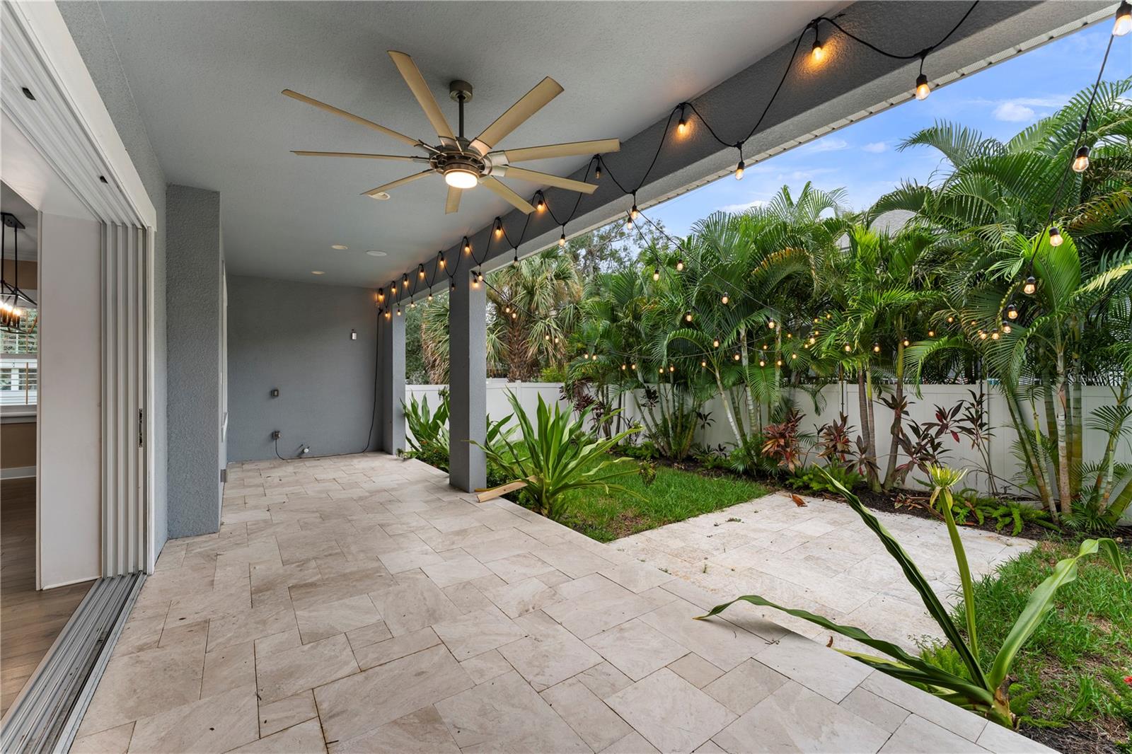 Image 4 of 65 For 3611 Royal Palm Circle