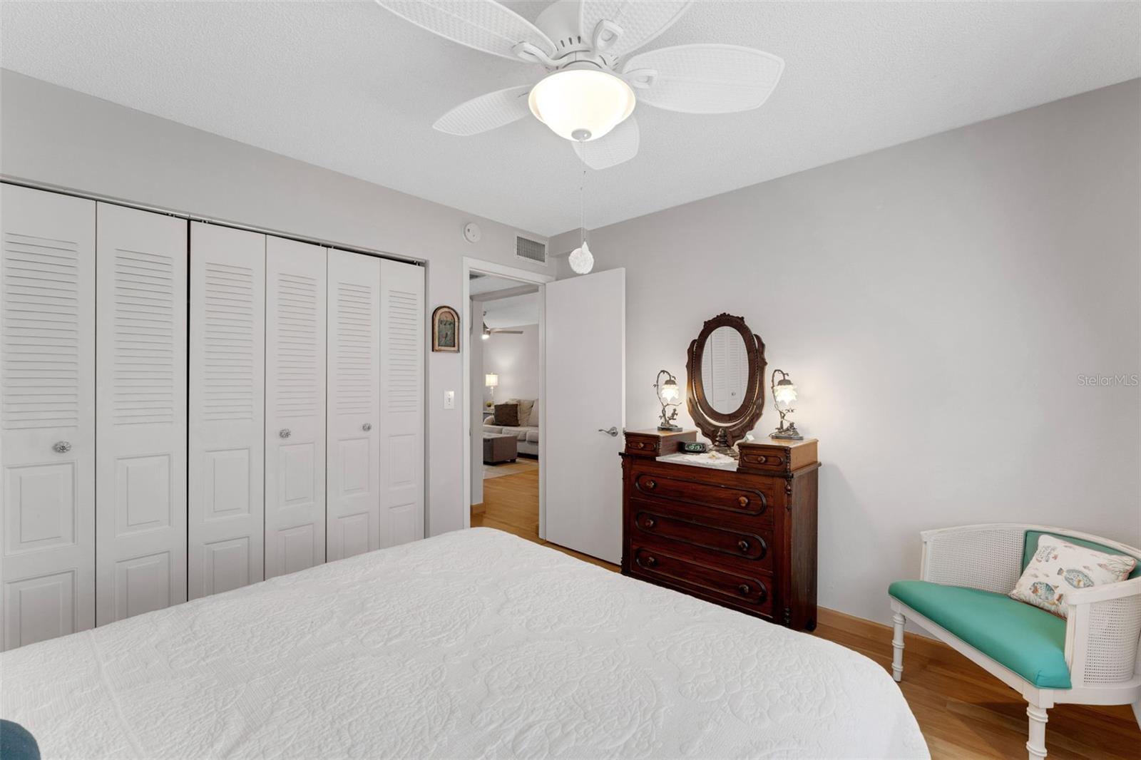 Image 25 of 77 For 3140 Highlands Boulevard F