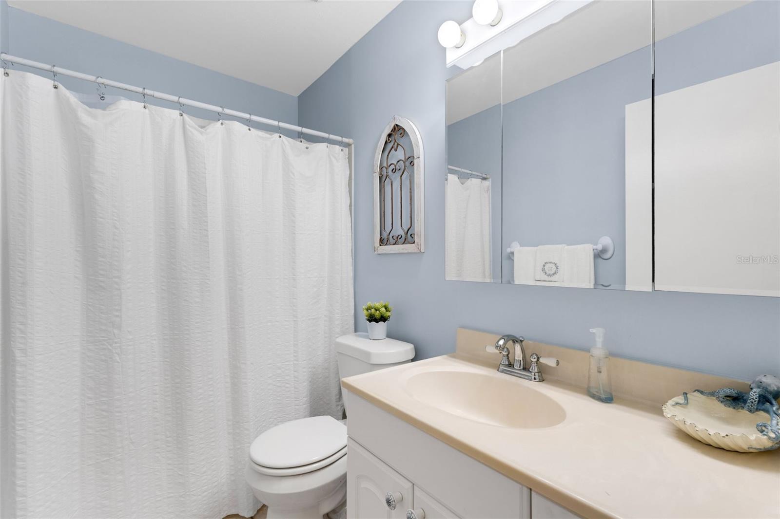 Image 26 of 77 For 3140 Highlands Boulevard F