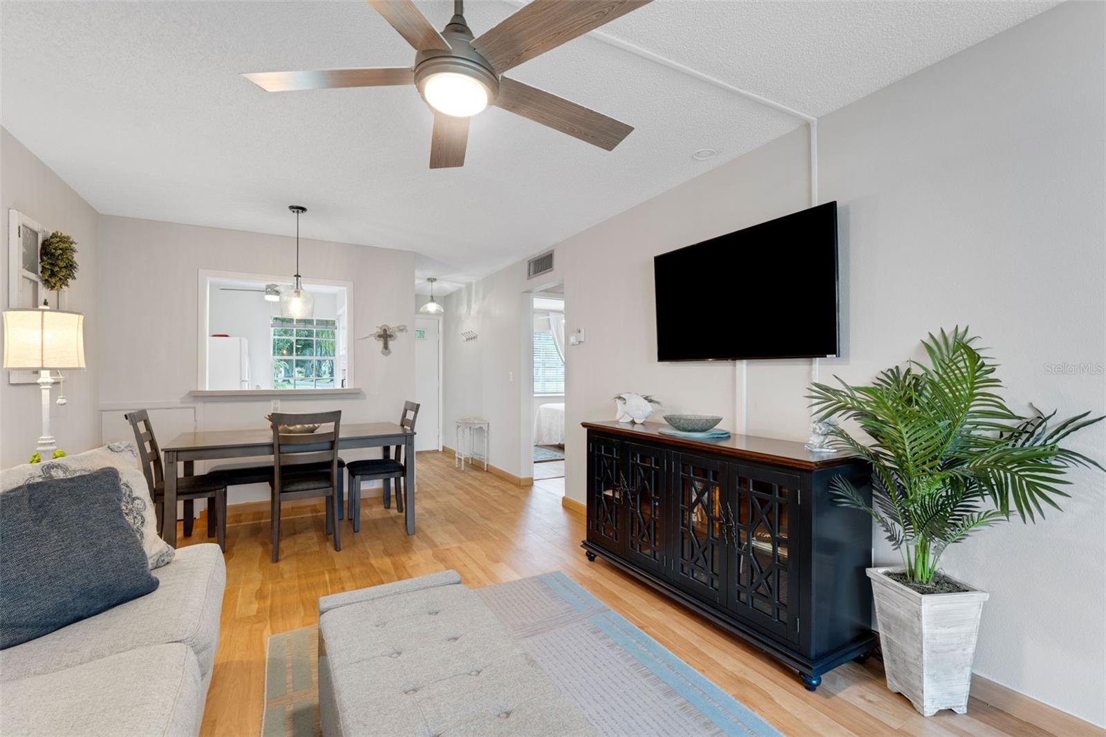 Image 4 of 77 For 3140 Highlands Boulevard F