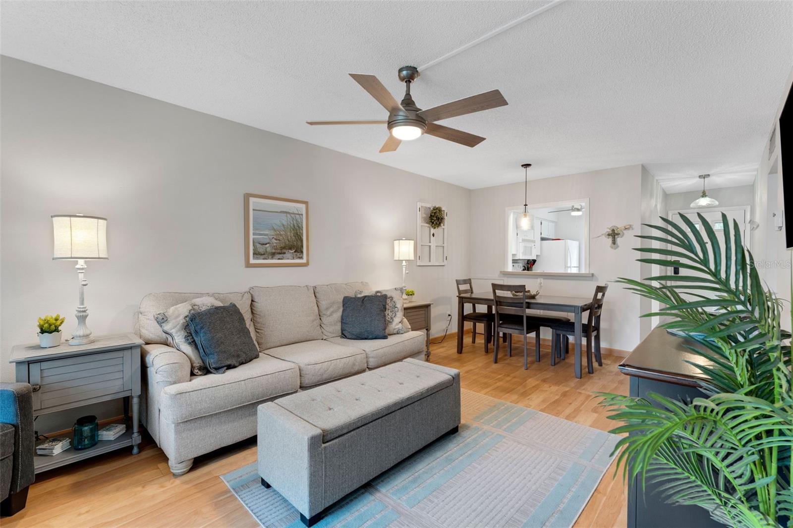 Image 5 of 77 For 3140 Highlands Boulevard F