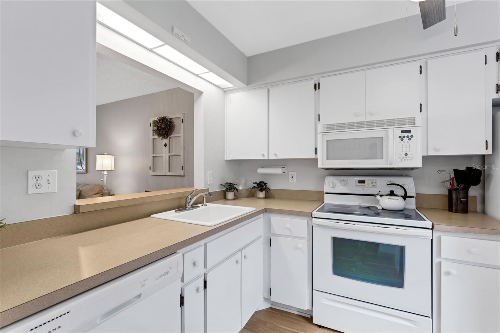 Image 9 of 77 For 3140 Highlands Boulevard F