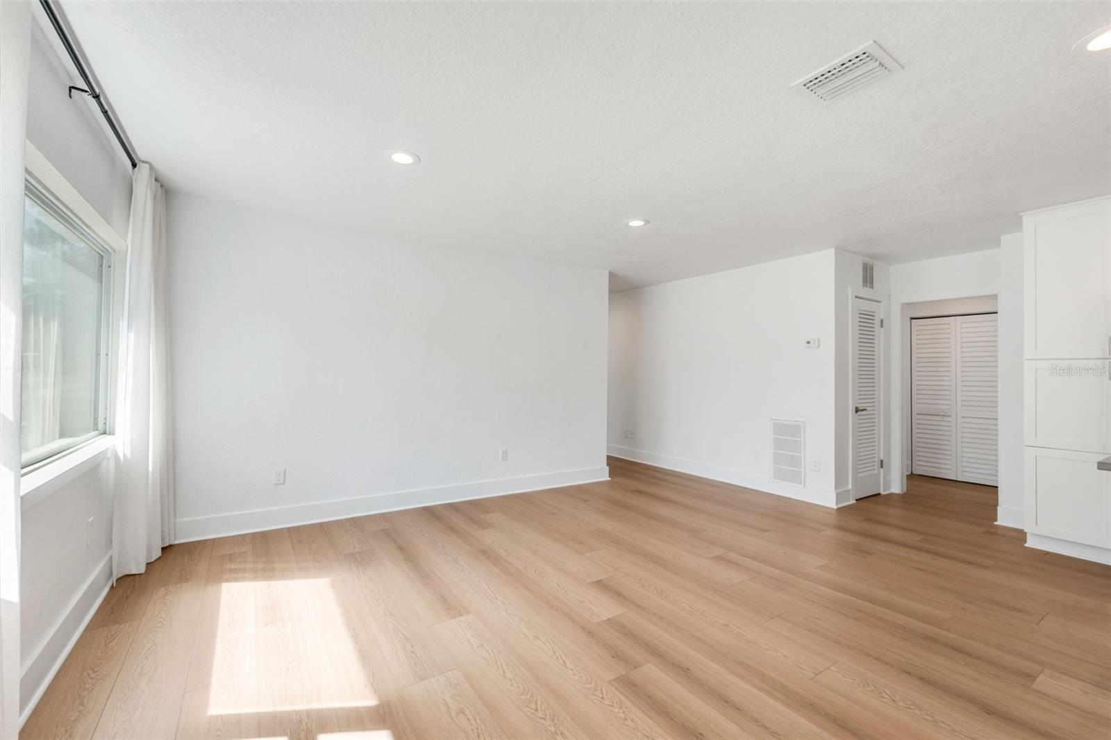 Image 4 of 29 For 612 Hillcrest Avenue