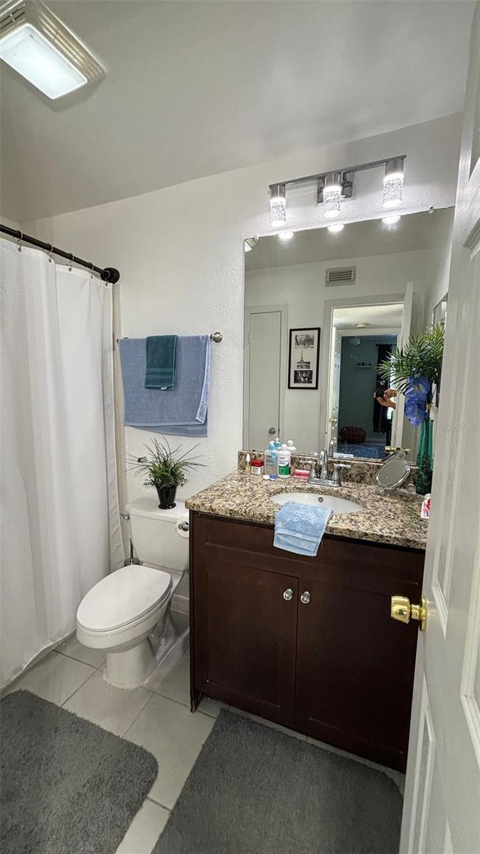 Image 17 of 25 For 10200 Gandy Boulevard N 515(furnis