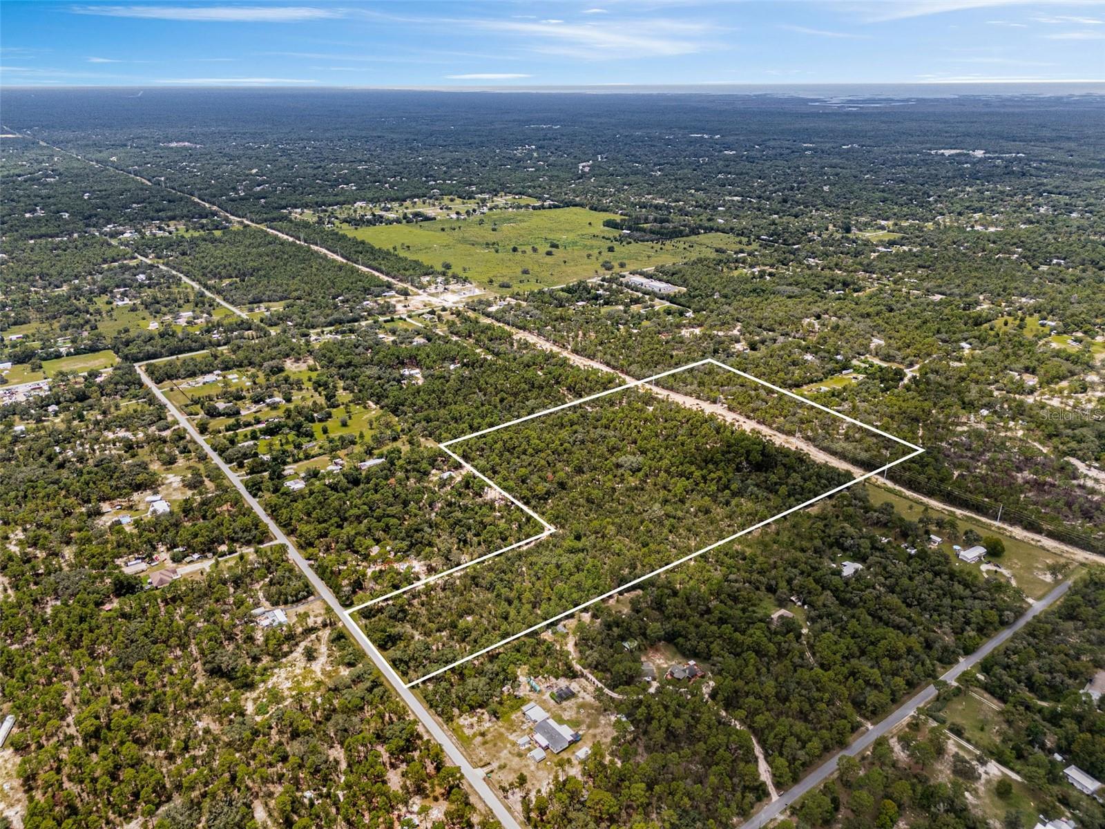 Listing photo id 0 for 6561 Short Point