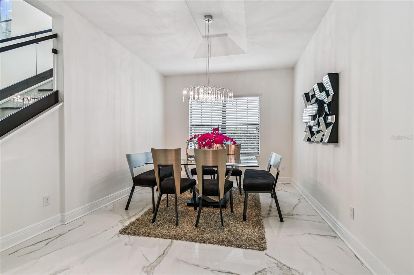 Listing photo id 9 for 2713 Calvano Drive