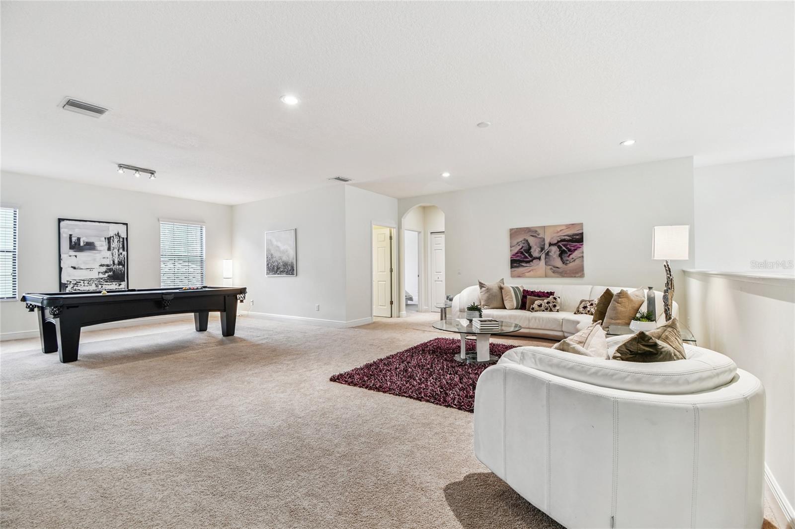 Listing photo id 32 for 2713 Calvano Drive