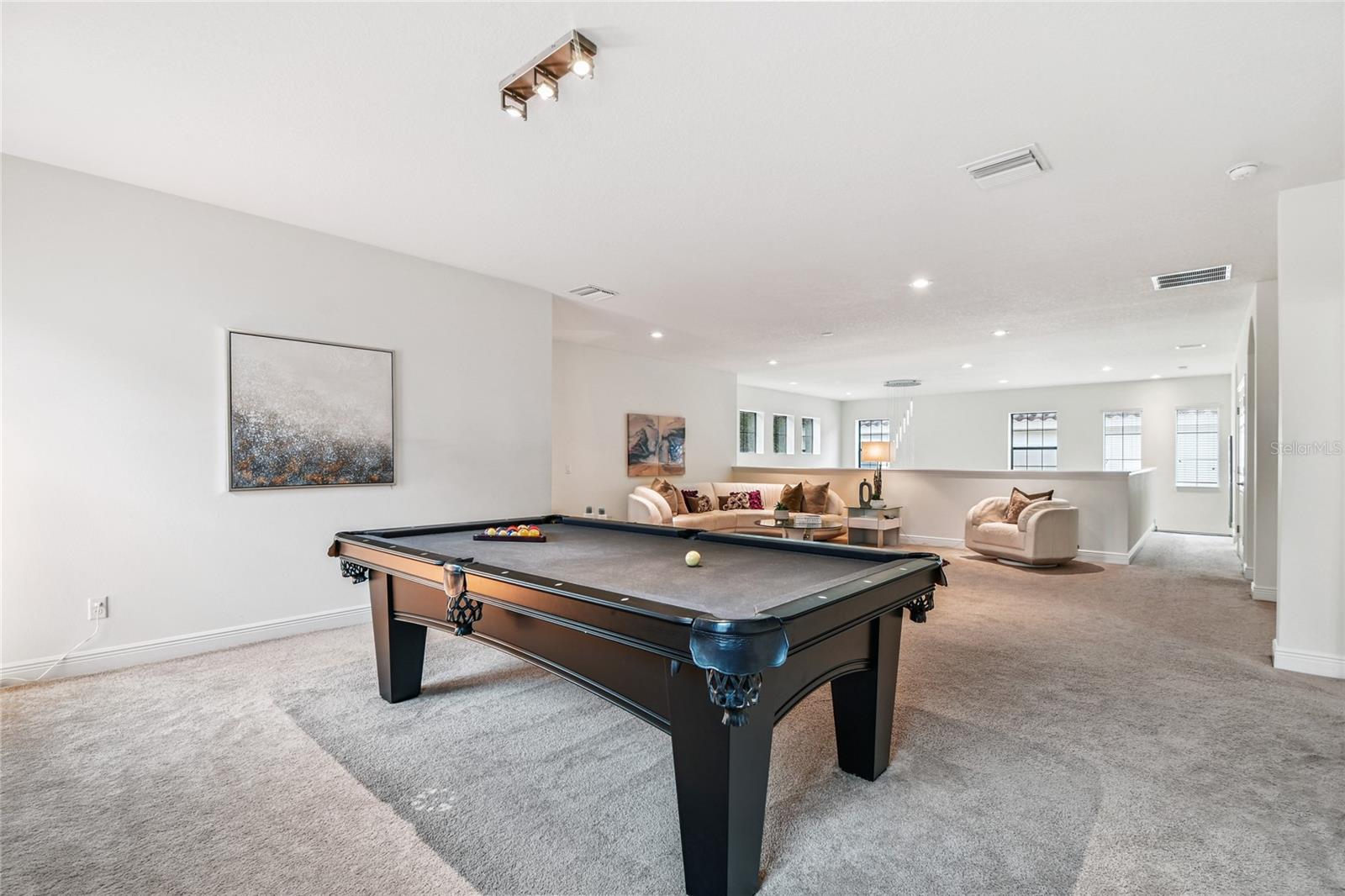 Listing photo id 37 for 2713 Calvano Drive
