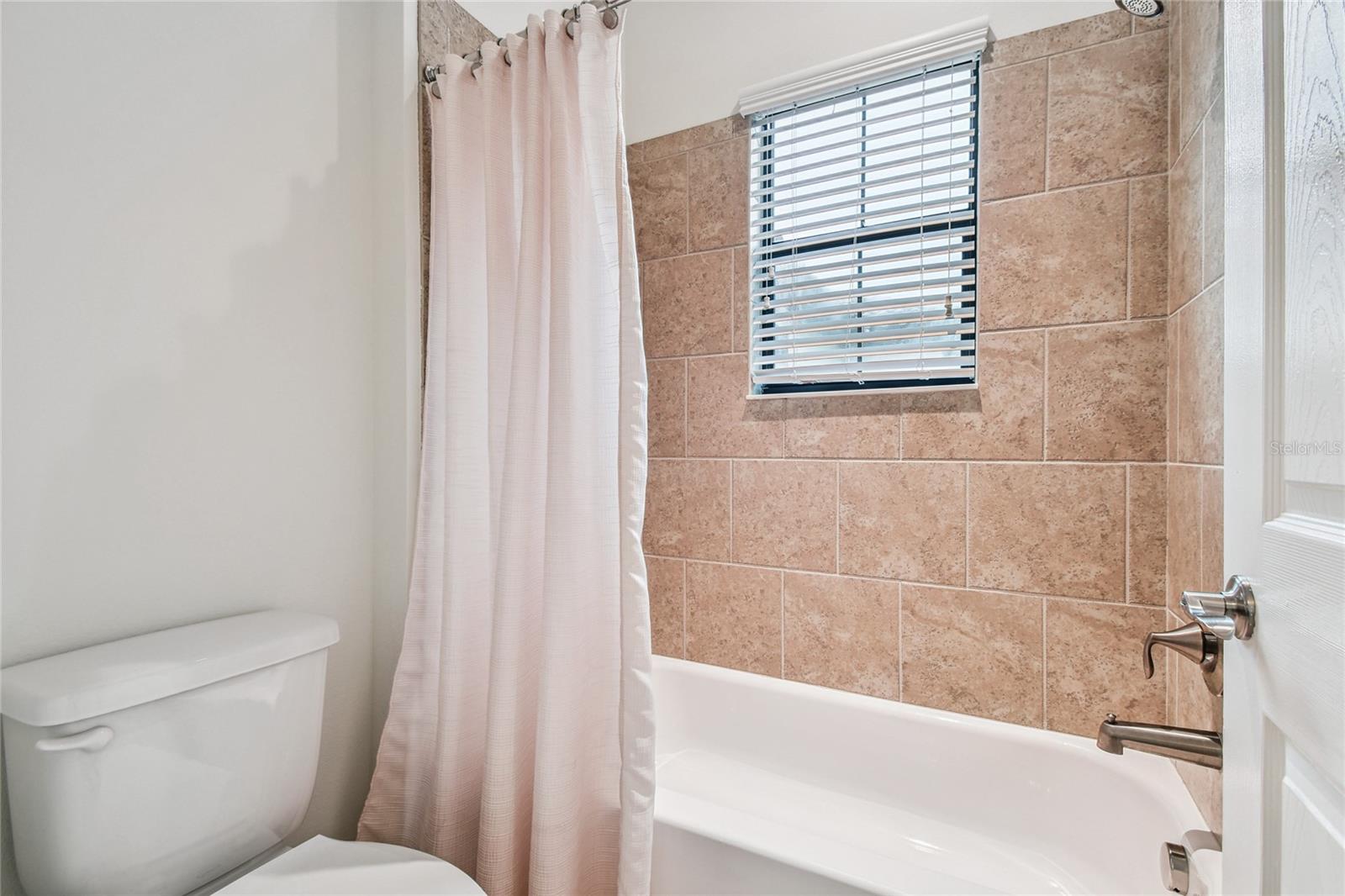Listing photo id 42 for 2713 Calvano Drive