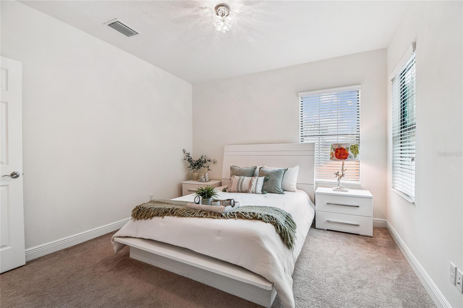 Listing photo id 43 for 2713 Calvano Drive
