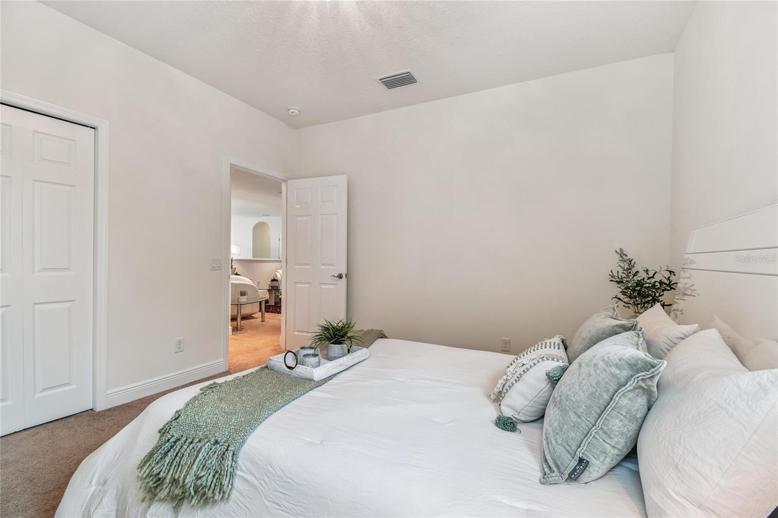 Listing photo id 44 for 2713 Calvano Drive