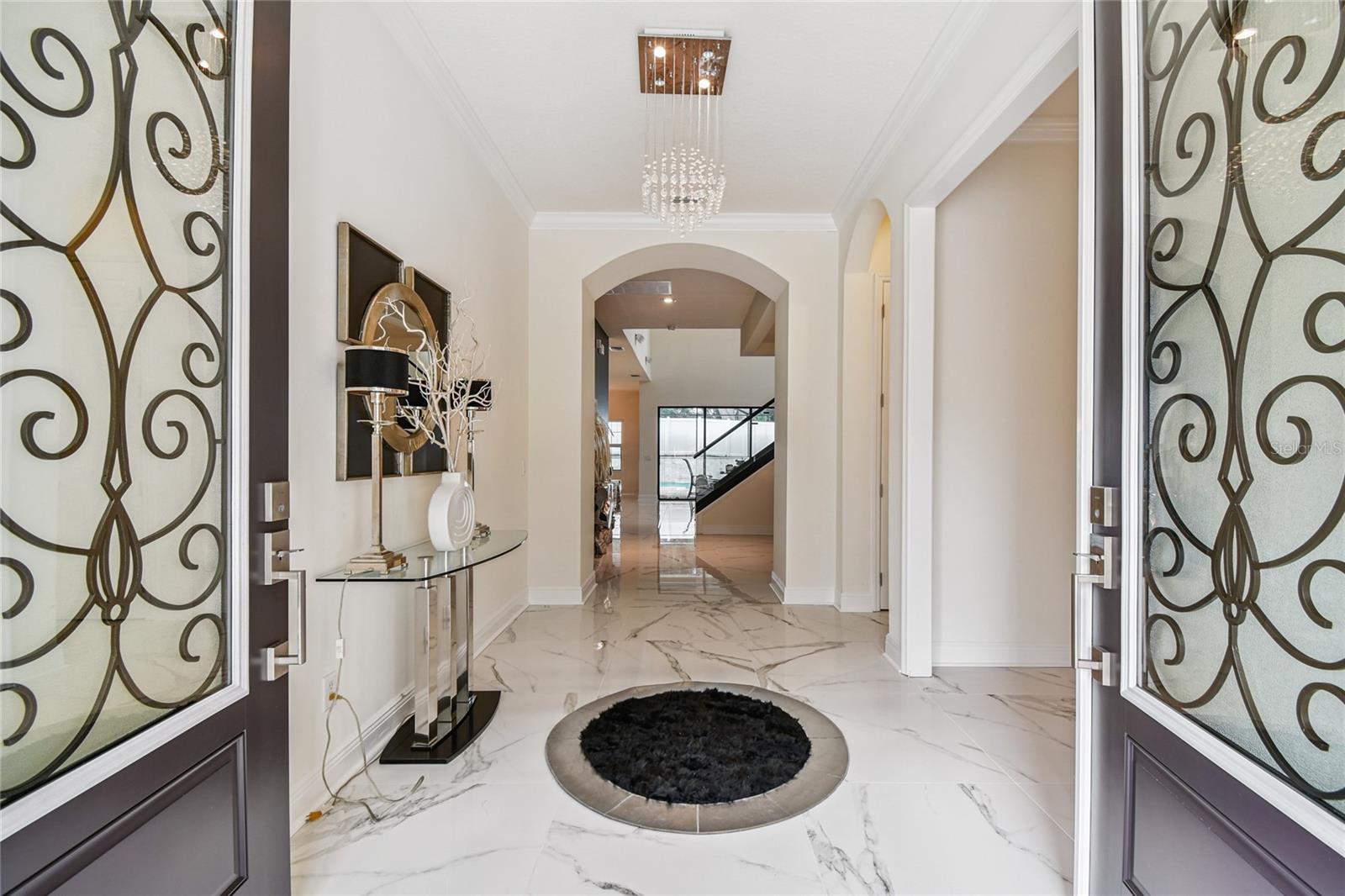 Listing photo id 3 for 2713 Calvano Drive