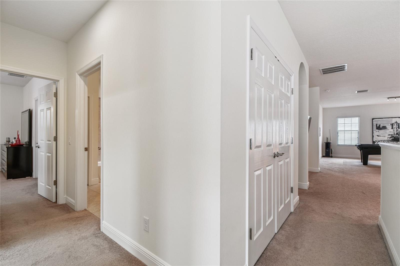 Listing photo id 52 for 2713 Calvano Drive