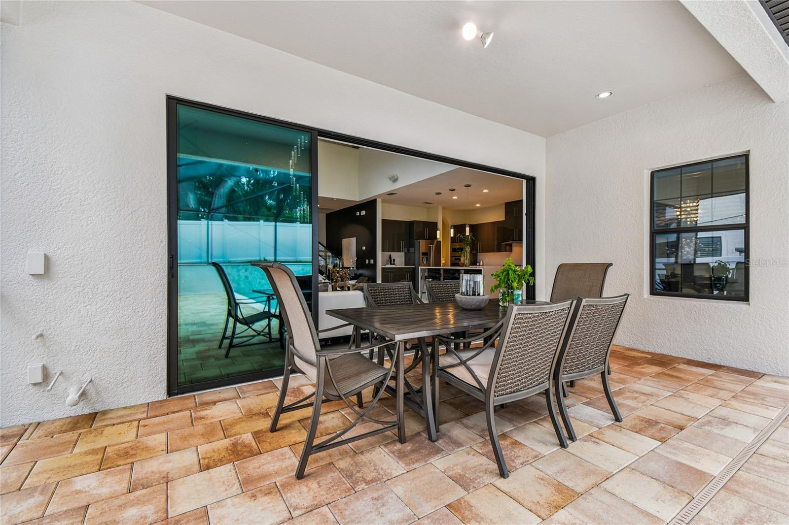 Listing photo id 61 for 2713 Calvano Drive