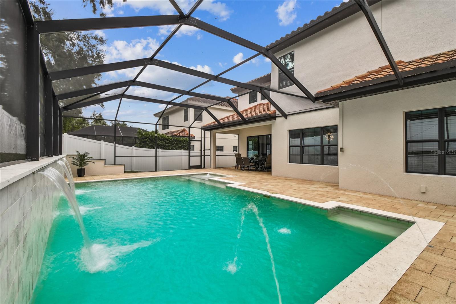 Listing photo id 67 for 2713 Calvano Drive