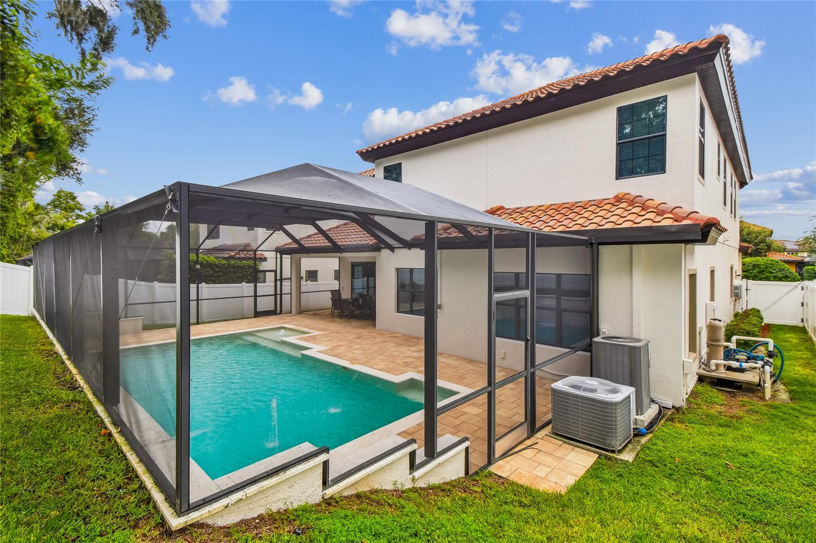 Listing photo id 69 for 2713 Calvano Drive