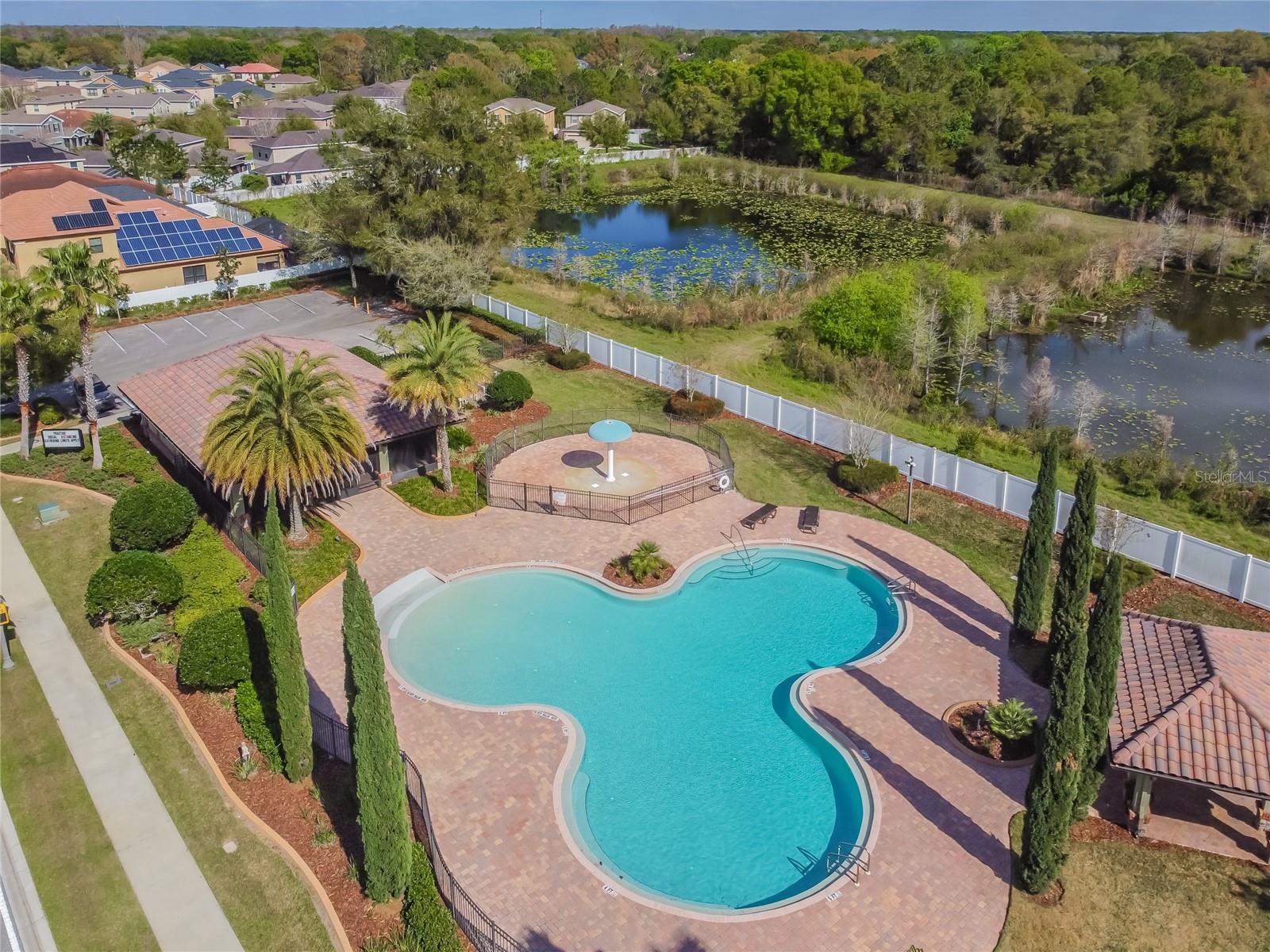 Listing photo id 73 for 2713 Calvano Drive
