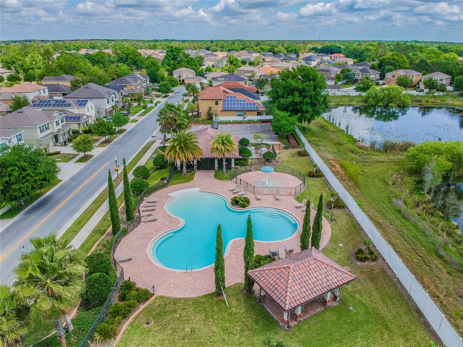 Listing photo id 74 for 2713 Calvano Drive
