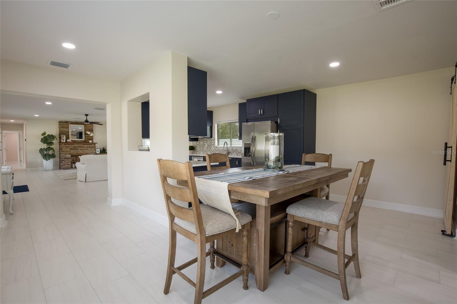 Image 14 of 38 For 1794 Santa Barbara Dr