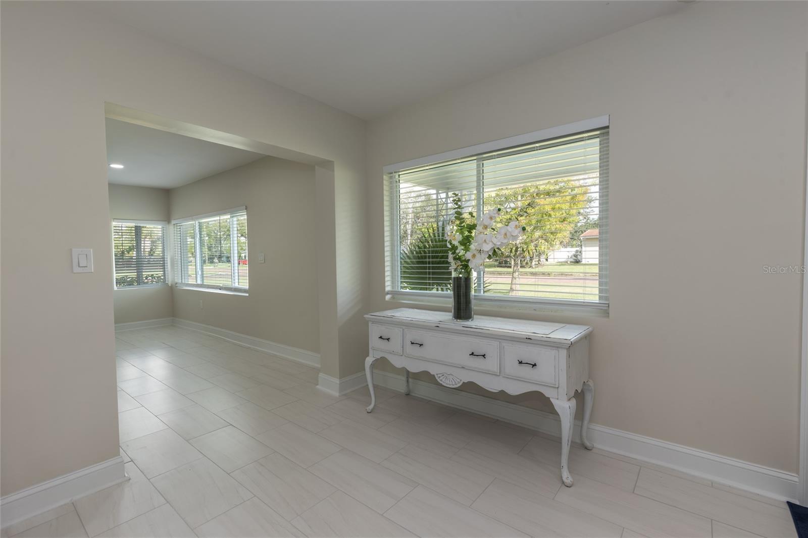 Image 17 of 38 For 1794 Santa Barbara Dr