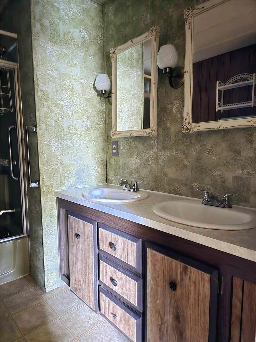 Image 4 of 23 For 7393 Fairlane Avenue
