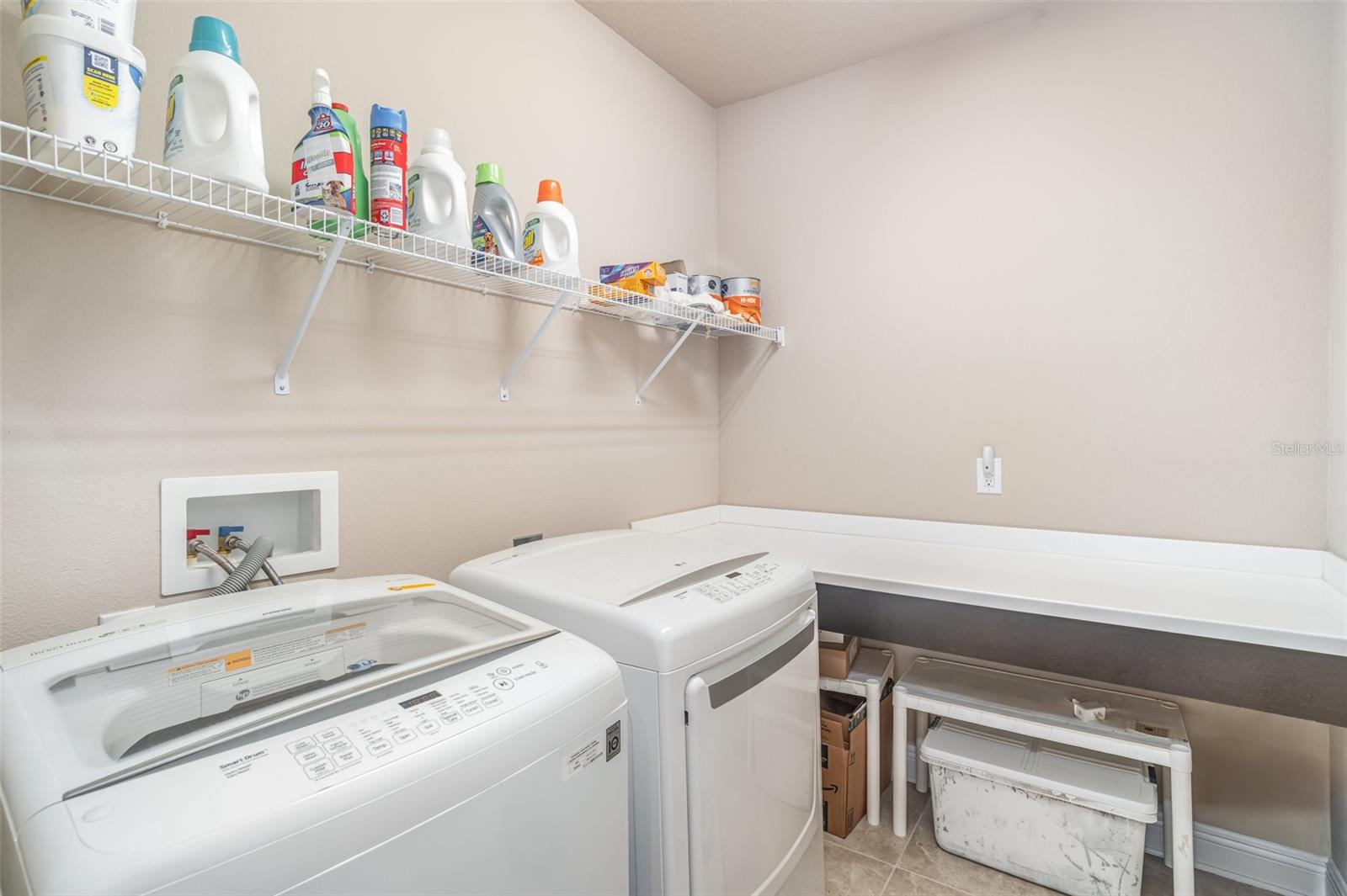 Listing photo id 10 for 6313 Havensport Drive