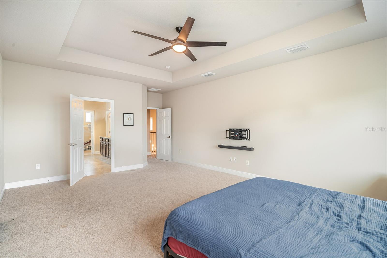 Listing photo id 12 for 6313 Havensport Drive