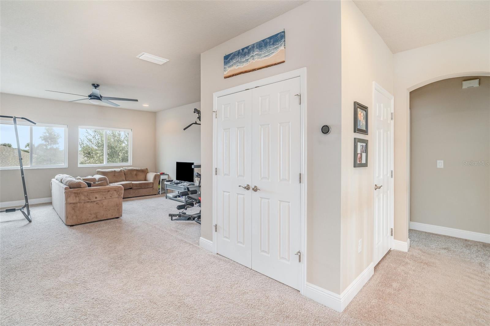 Listing photo id 15 for 6313 Havensport Drive