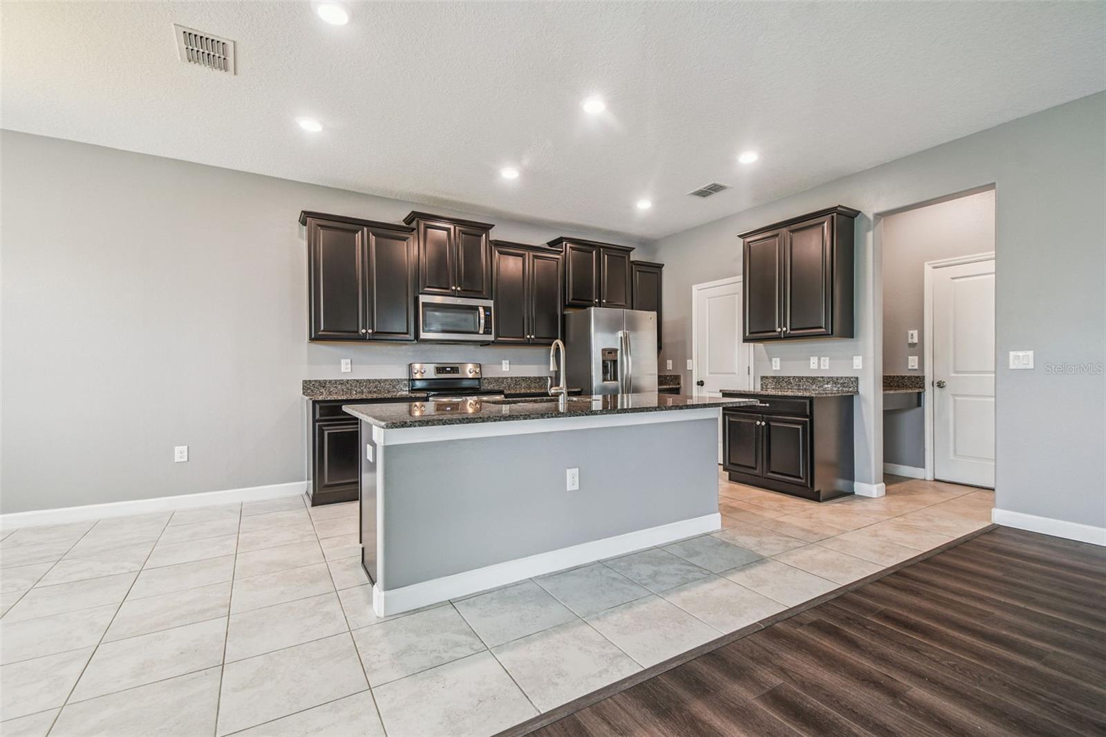 Image 11 of 60 For 10011 Ivory Drive