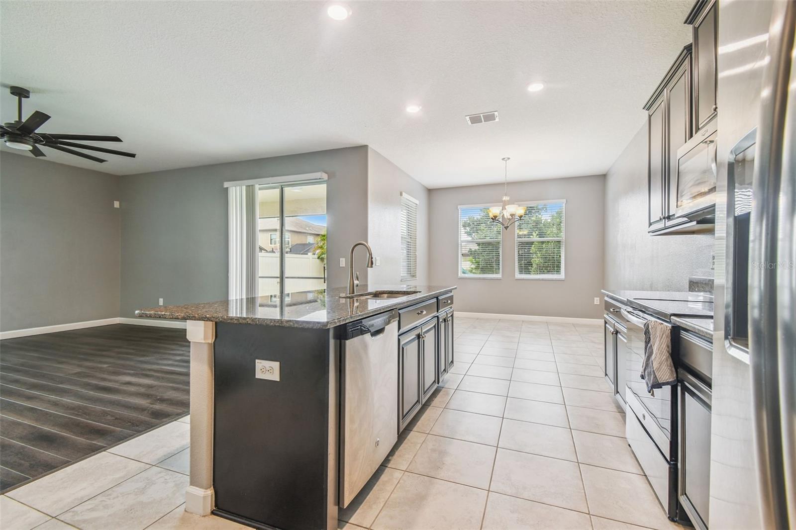 Image 17 of 60 For 10011 Ivory Drive