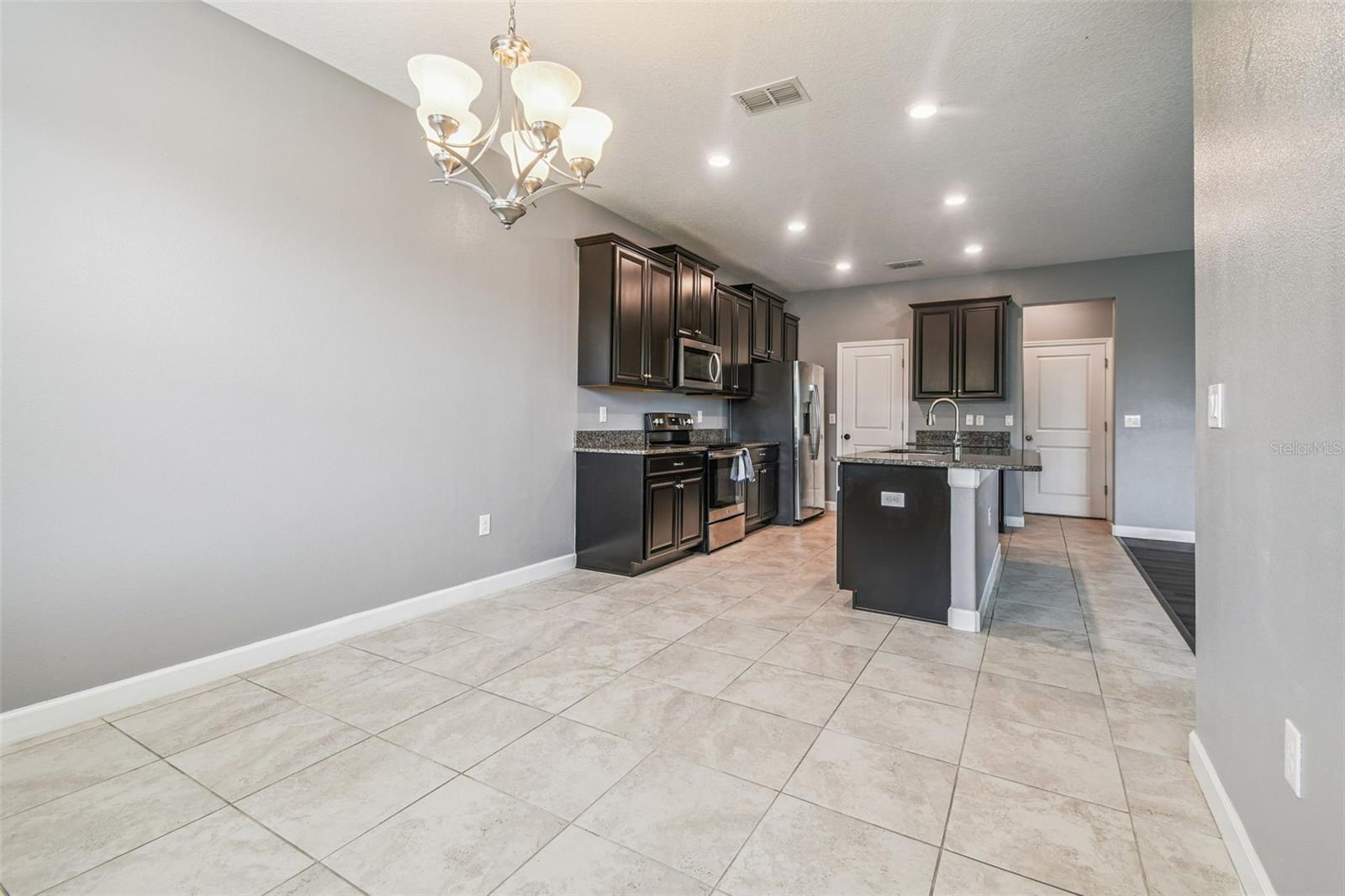 Image 19 of 60 For 10011 Ivory Drive