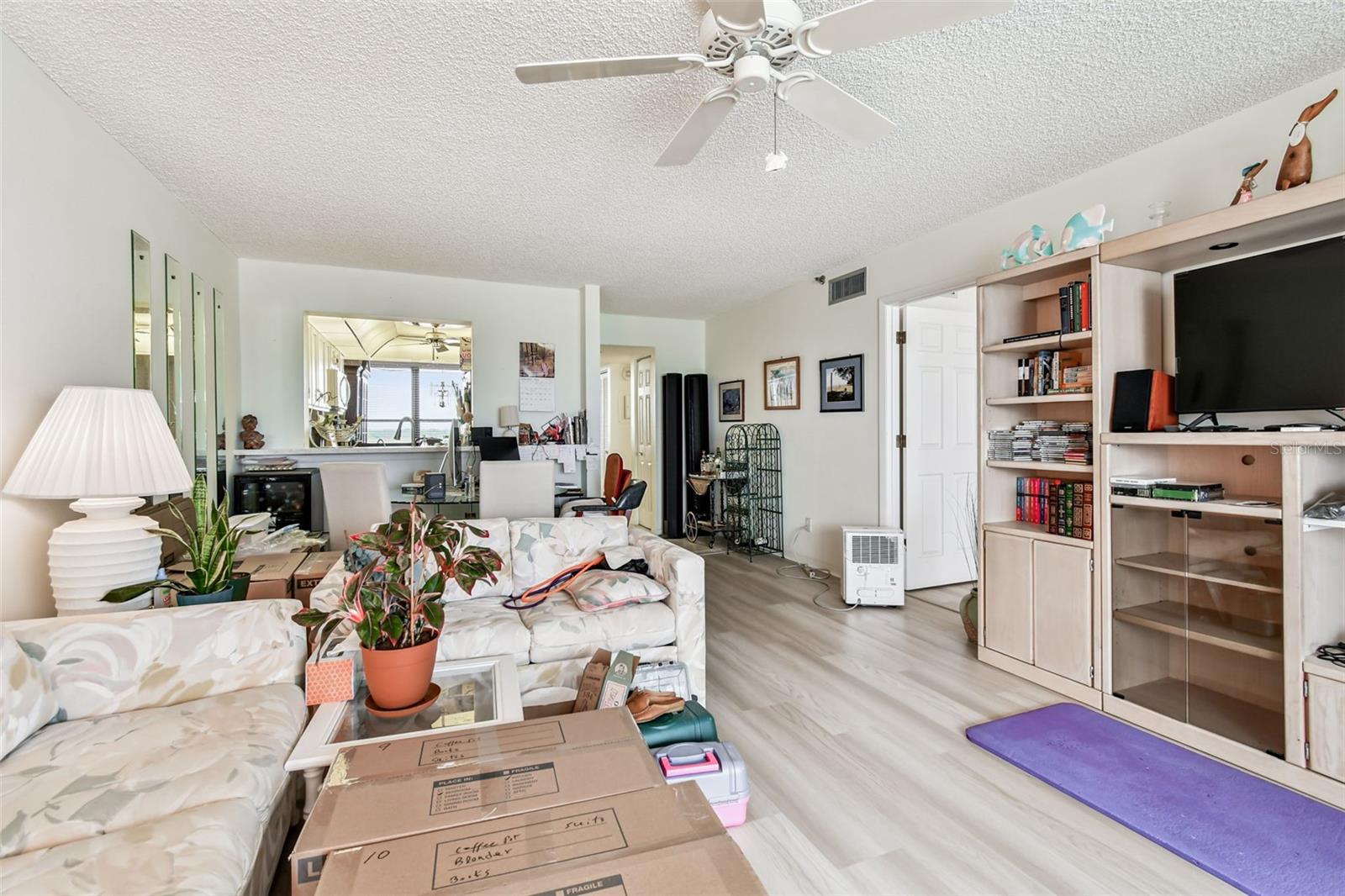 Image 19 of 50 For 17940 Gulf Boulevard 7b