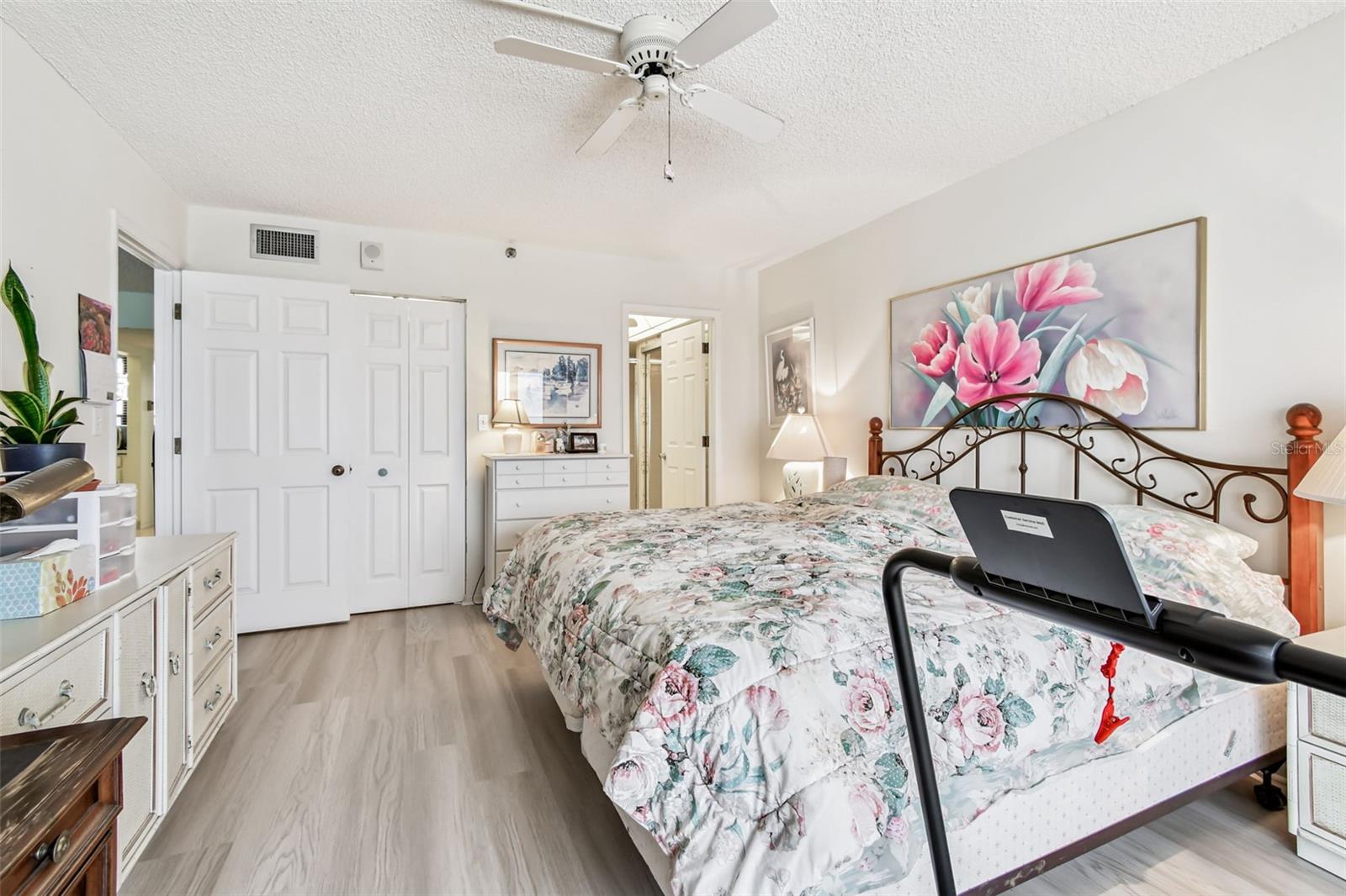 Image 22 of 50 For 17940 Gulf Boulevard 7b