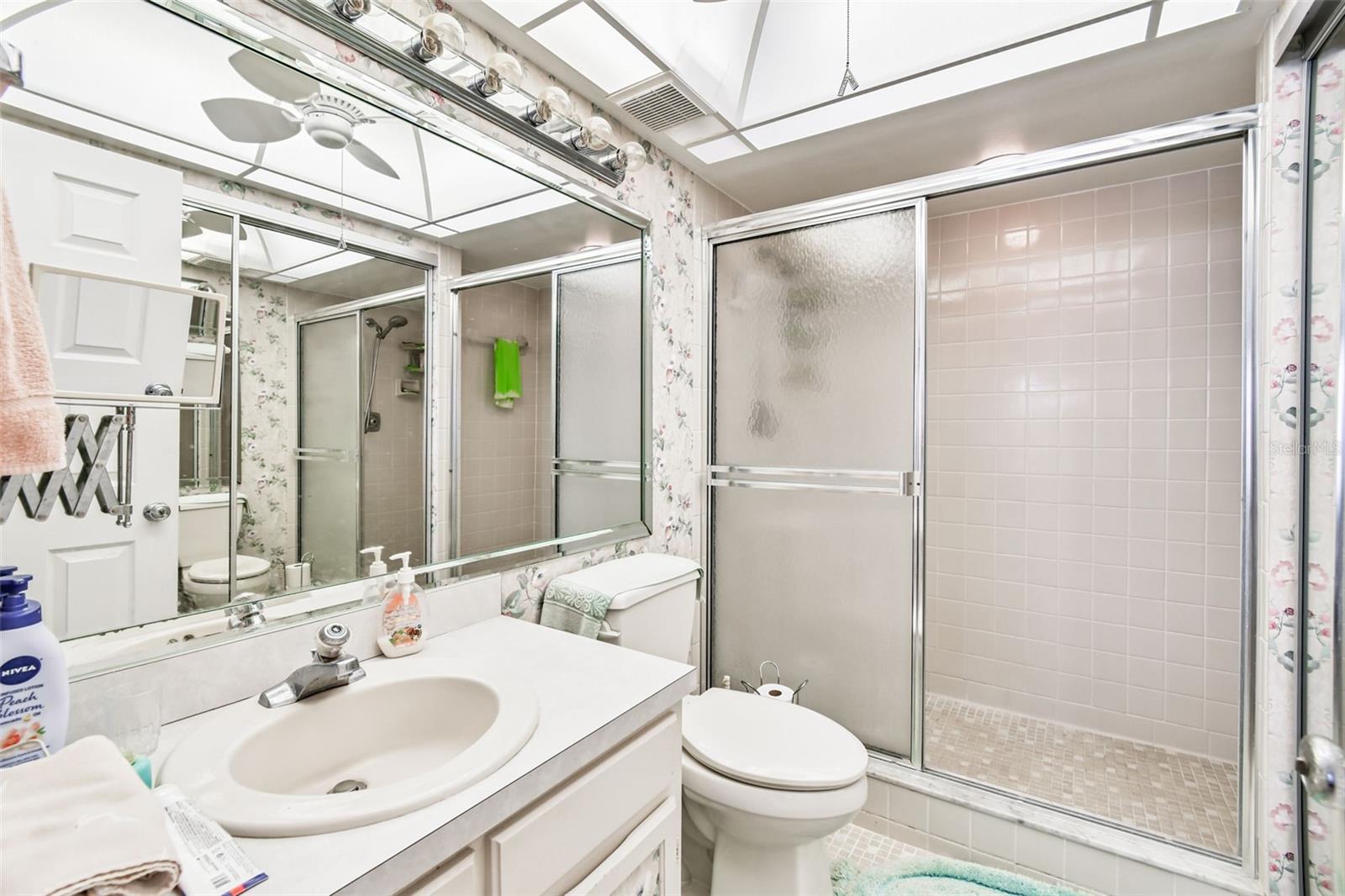 Image 24 of 50 For 17940 Gulf Boulevard 7b