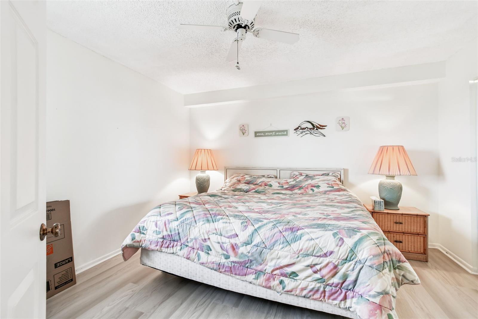 Image 26 of 50 For 17940 Gulf Boulevard 7b
