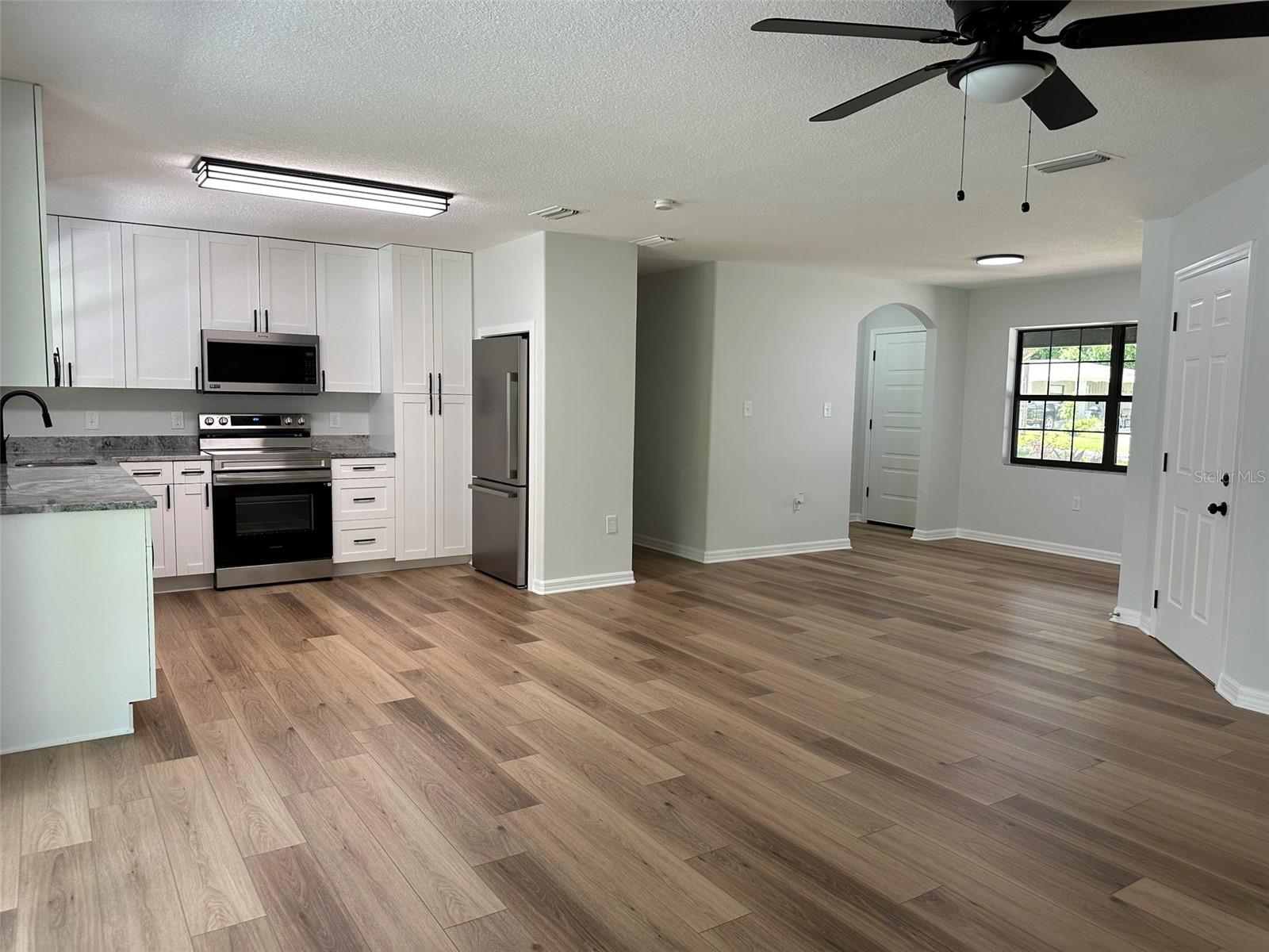 Image 3 of 14 For 1008 Bracewell Drive