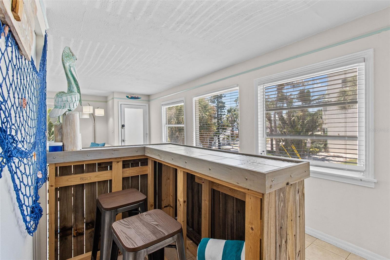 Image 15 of 52 For 205 Bay Plaza