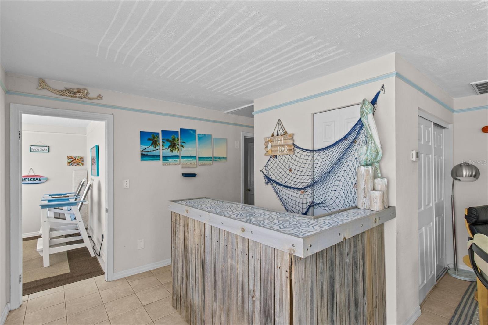 Image 16 of 52 For 205 Bay Plaza