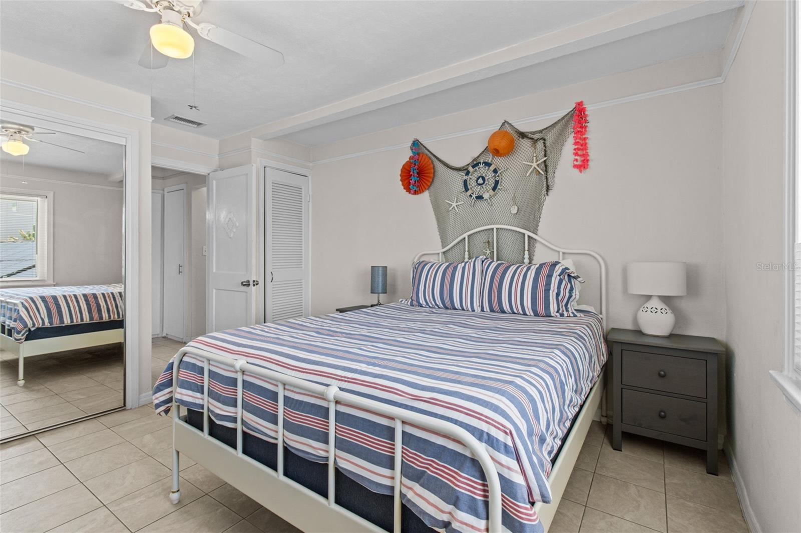 Image 17 of 52 For 205 Bay Plaza