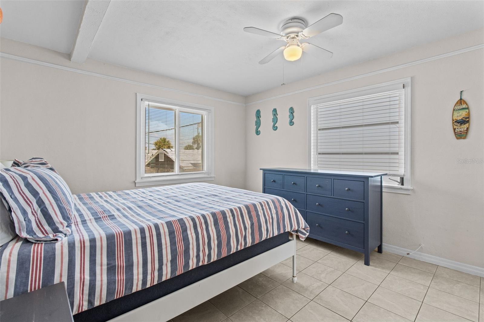 Image 19 of 52 For 205 Bay Plaza