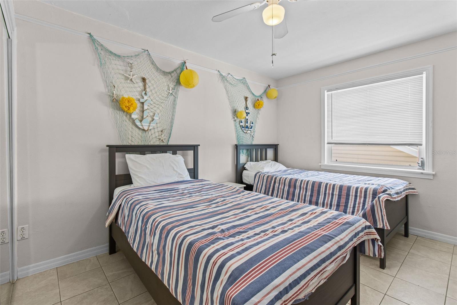 Image 21 of 52 For 205 Bay Plaza