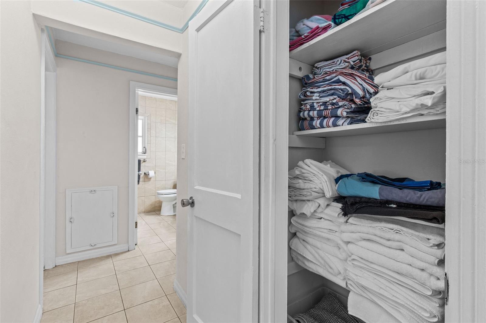 Image 24 of 52 For 205 Bay Plaza