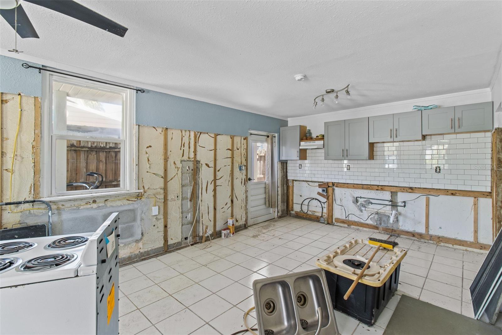 Image 27 of 52 For 205 Bay Plaza