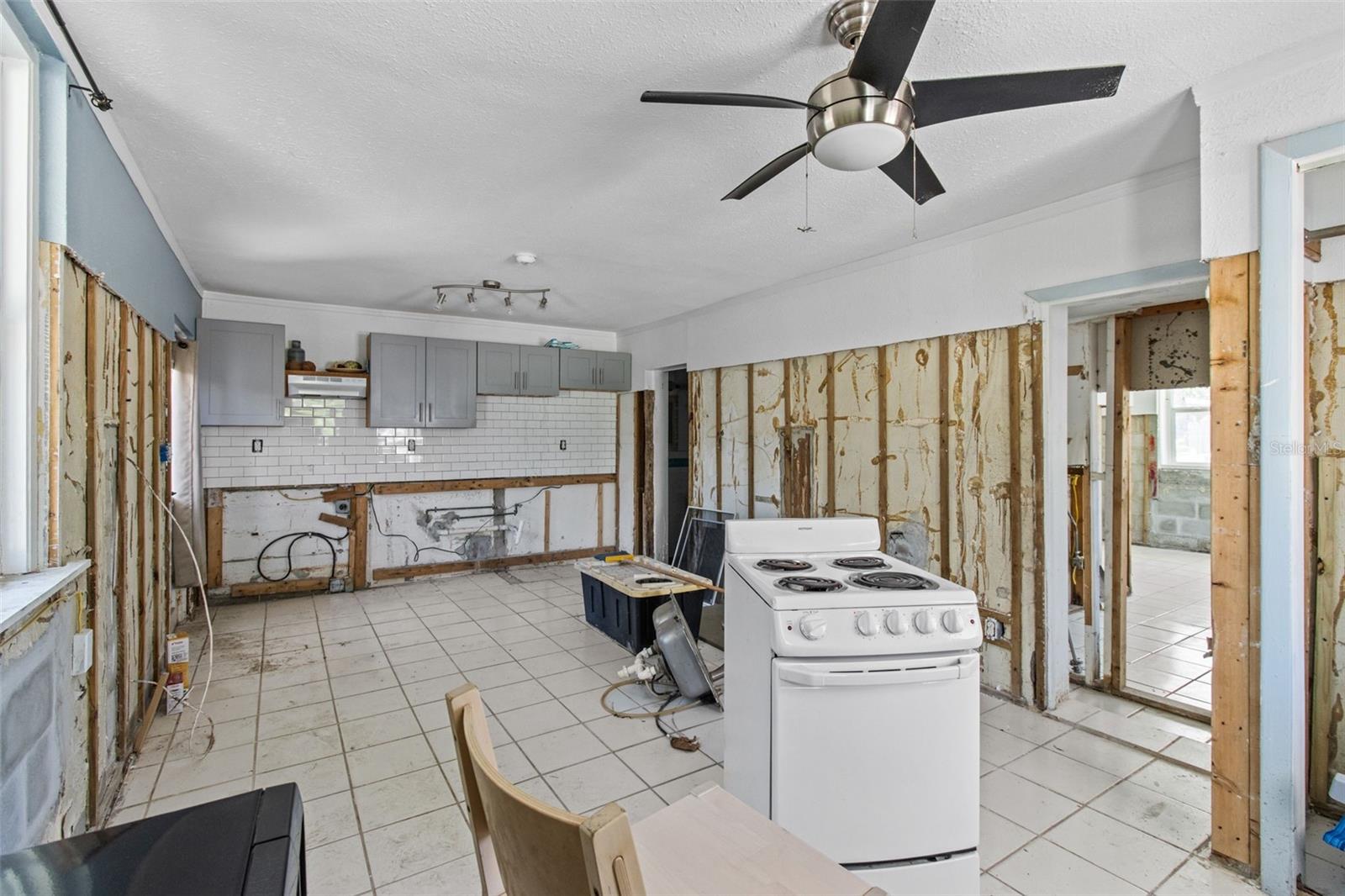 Image 29 of 52 For 205 Bay Plaza