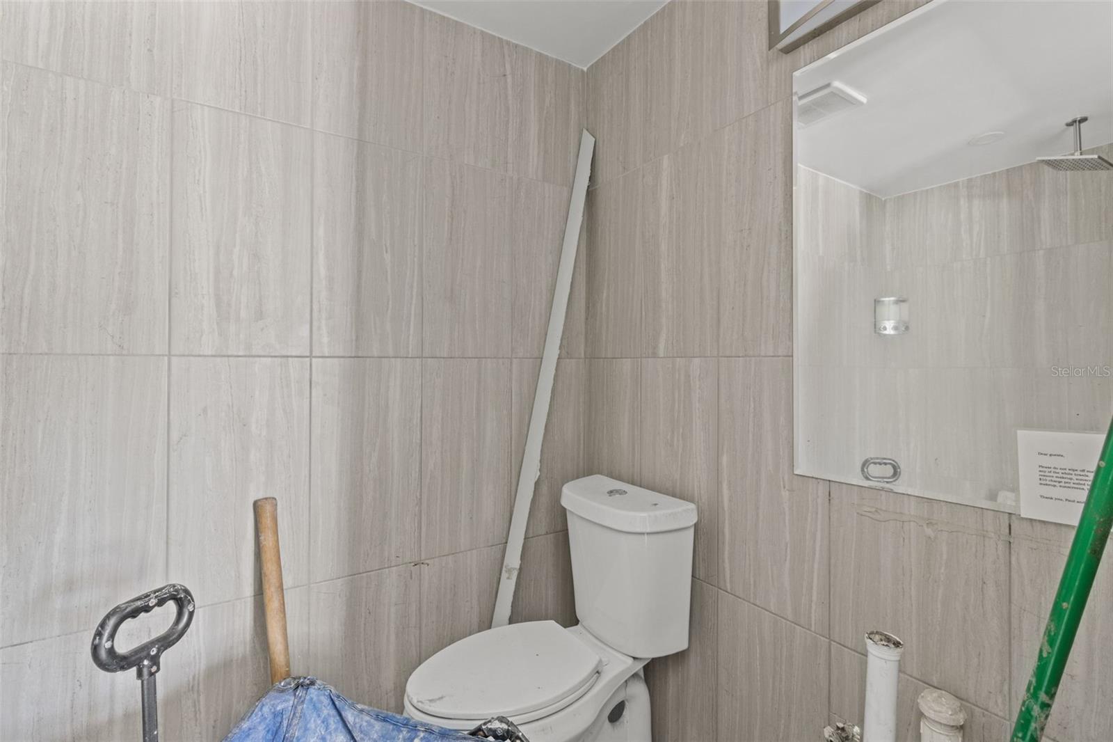 Image 31 of 52 For 205 Bay Plaza